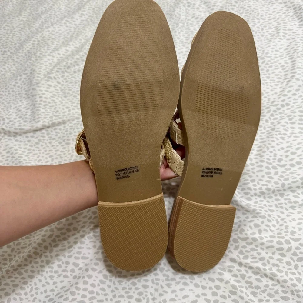 NWOT! Dolce Vita DV Falcun Woven Sandals Size 9.5